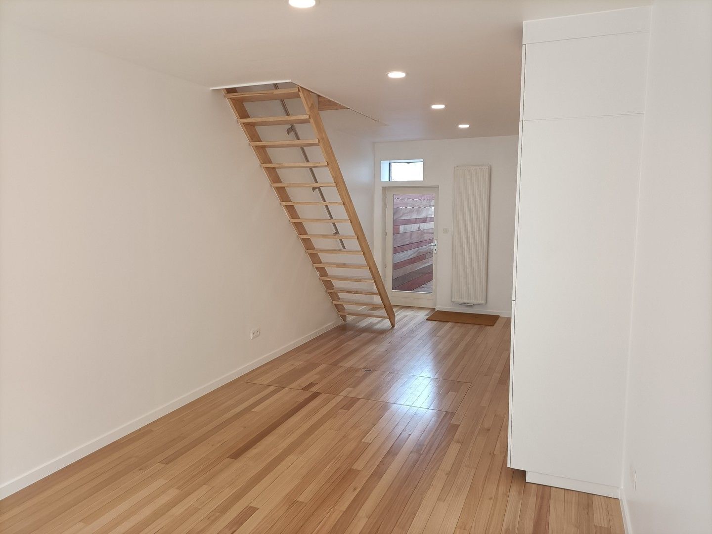 Instapklare, gezellige woning vlakbij centrum Heule! foto 2