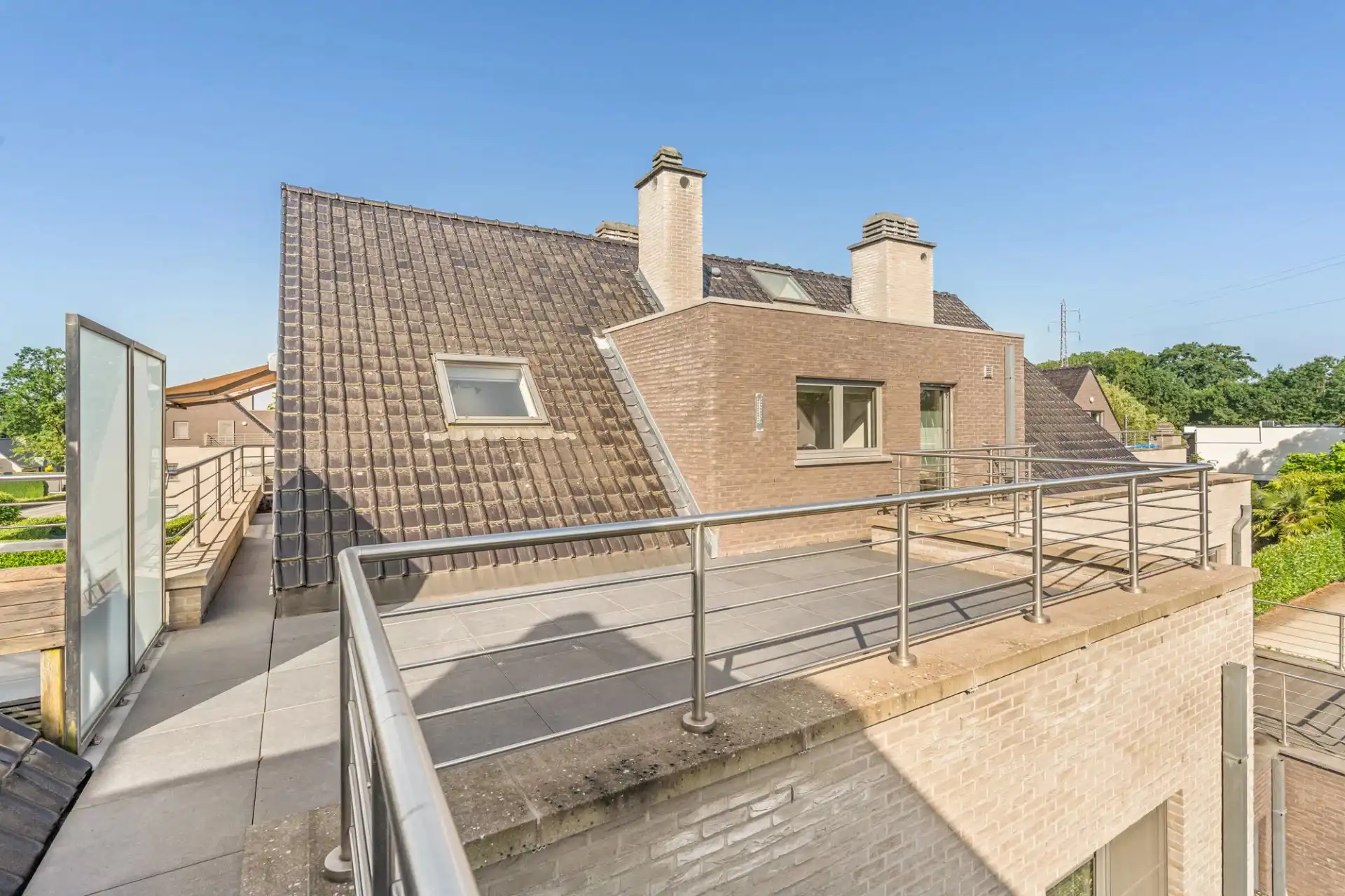 Instapklaar appartement met ruim terras in Heusden foto 21
