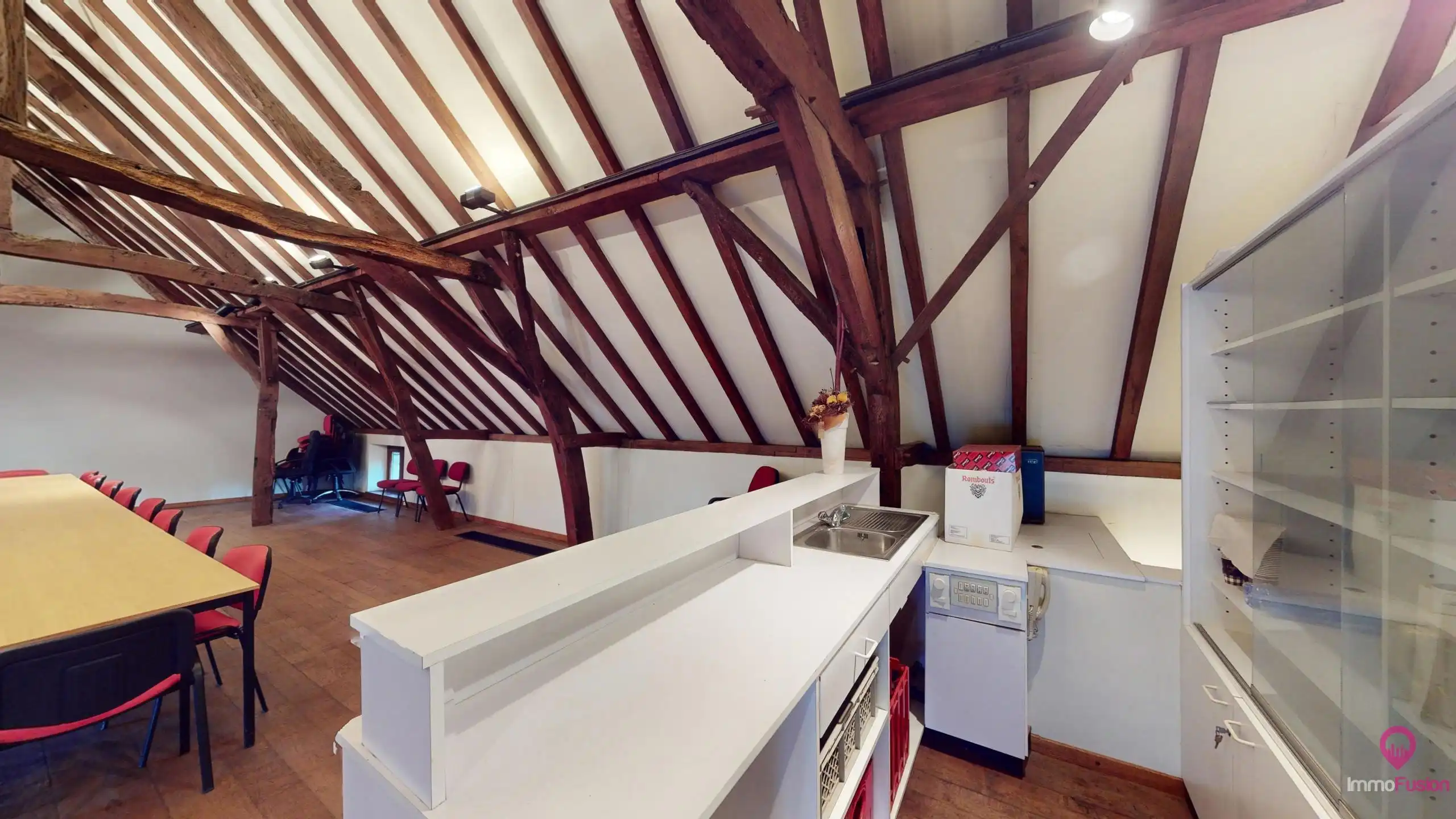 Historisch karakterpand van 380m² met kelder en binnentuin! foto 13