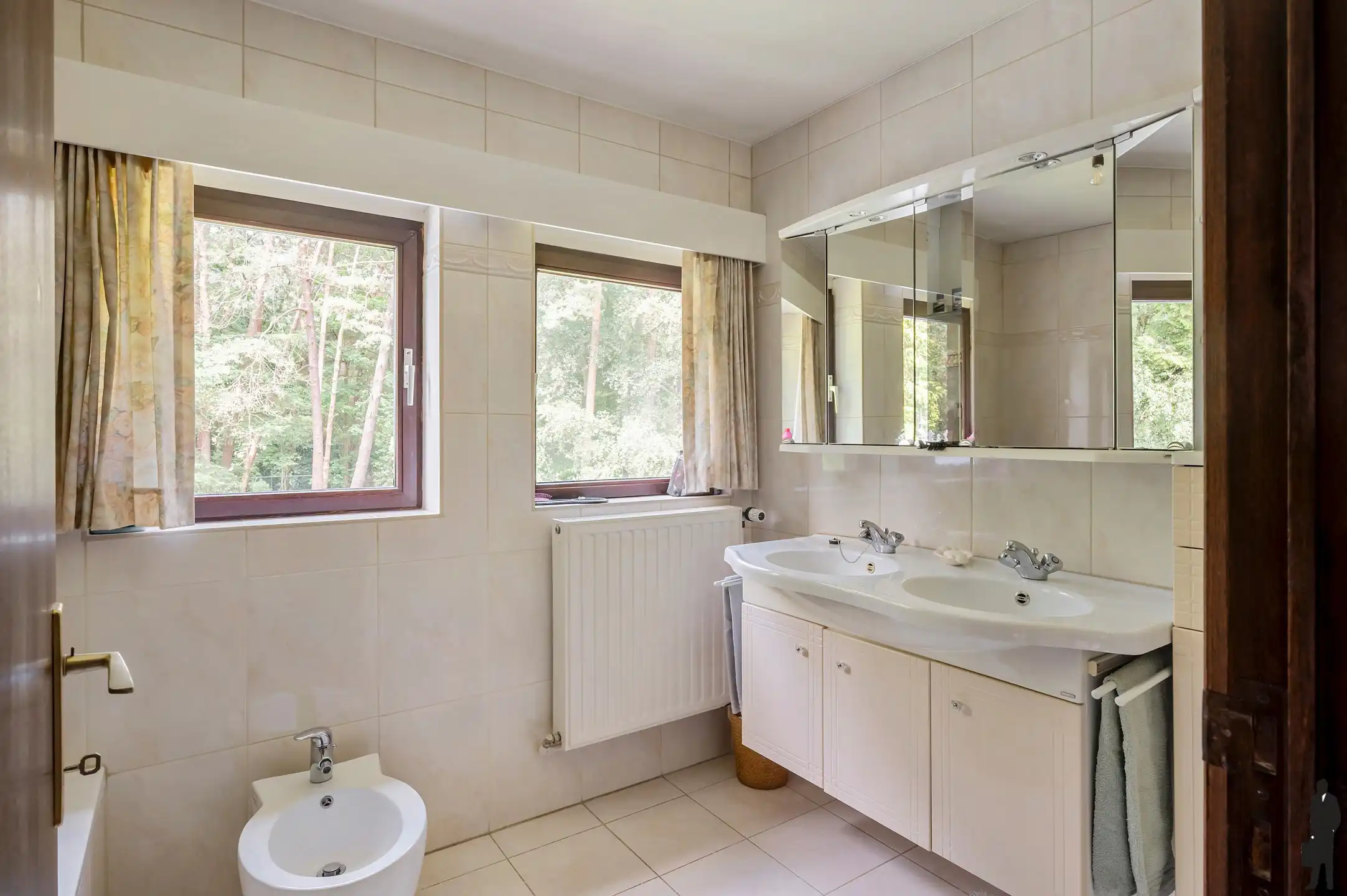 Zeer rustig gelegen villa op prachtig perceel van ca. 1594m² foto 16