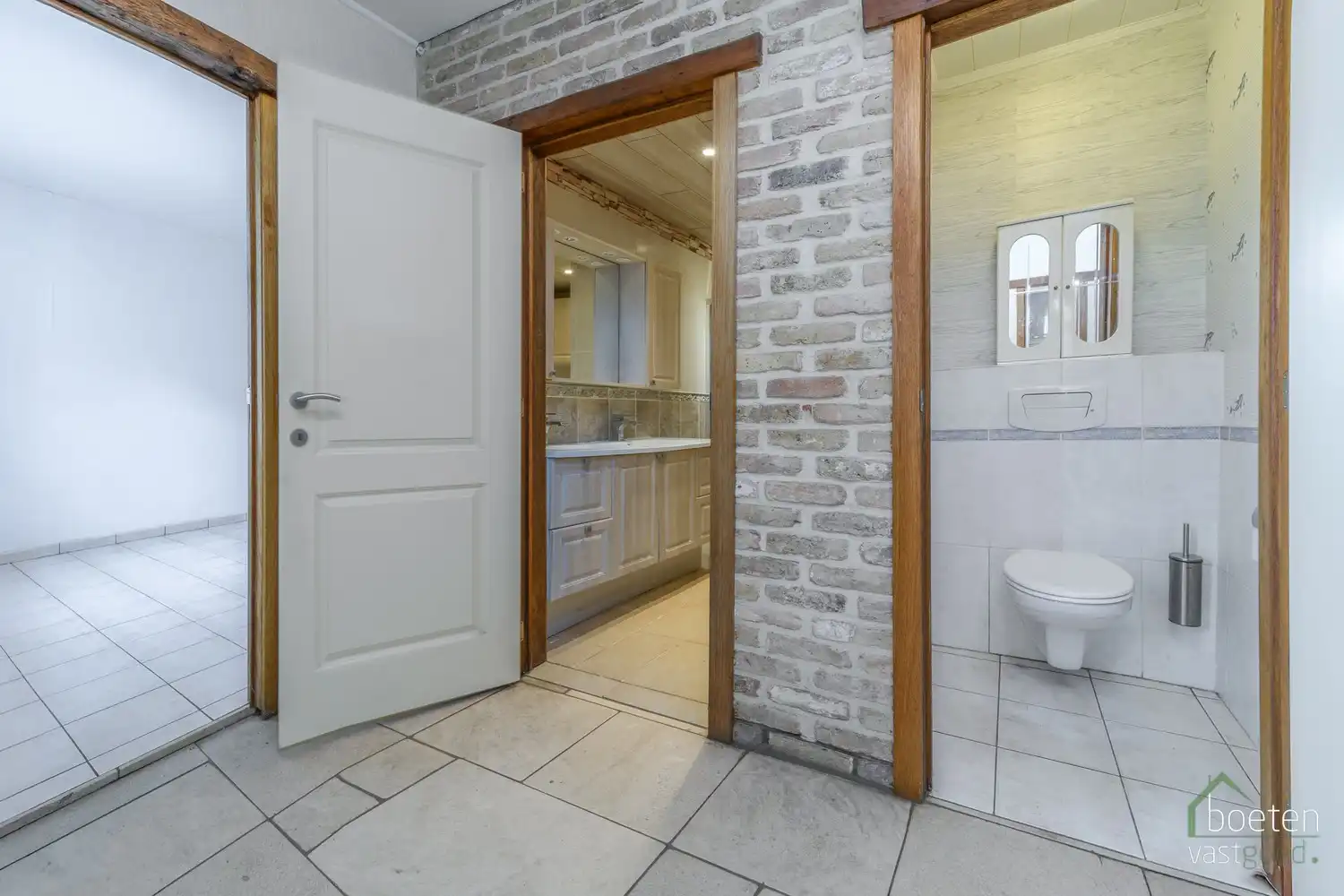 DE PANNE: Charmante woning met 5 slaapkamers, 2 badkamers en ruime tuin op 1.250m² totale grondoppervlakte. foto 11