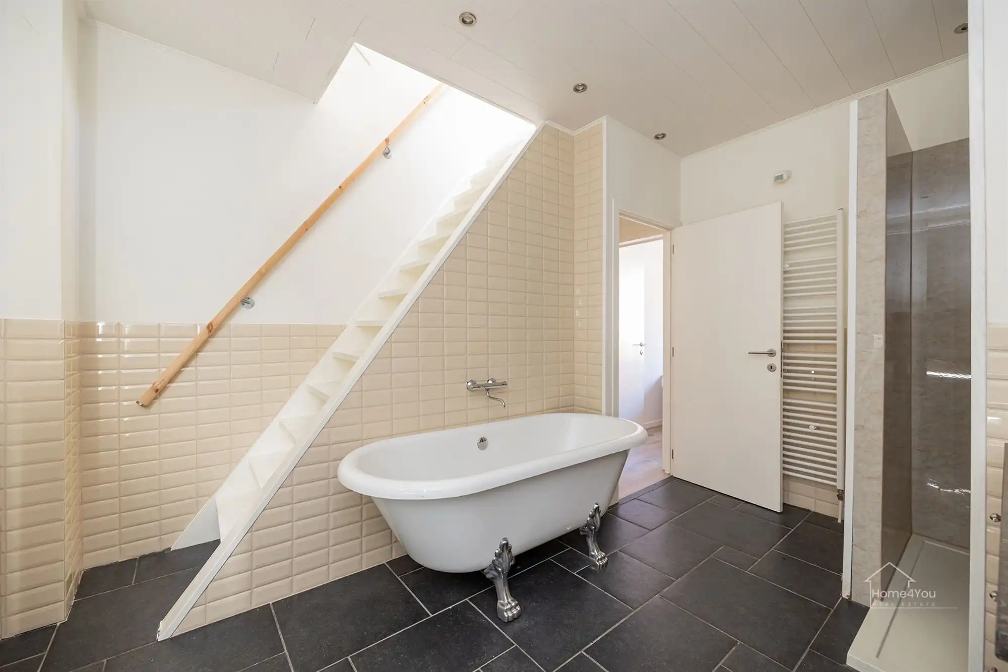 Instapklare Rijwoning, 2 slaapk en tuin foto 12