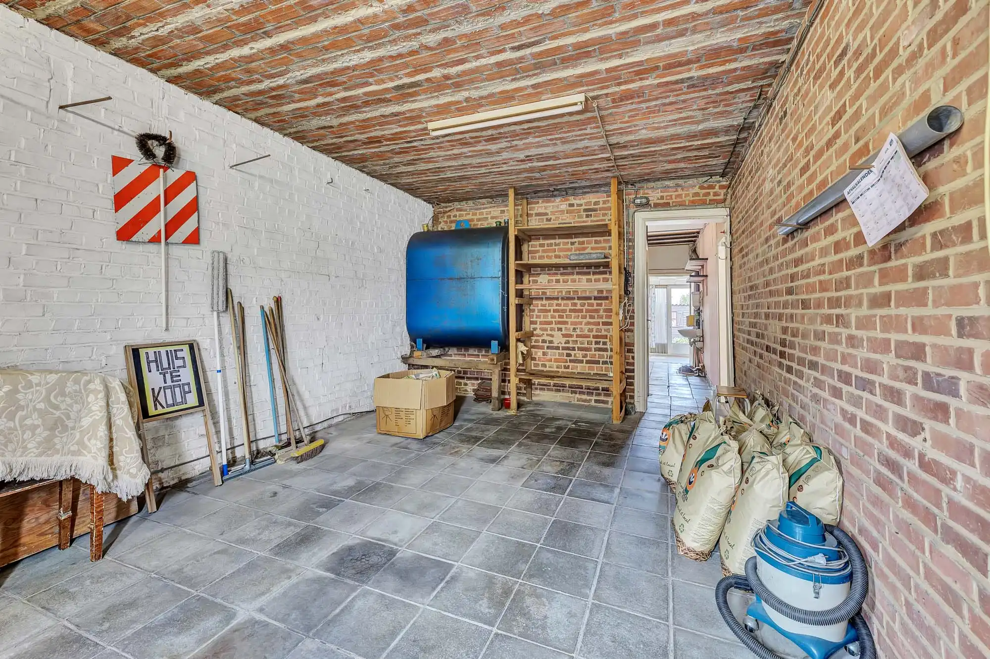 Handelspand met woonst te koop centraal te Galmaarden foto 19