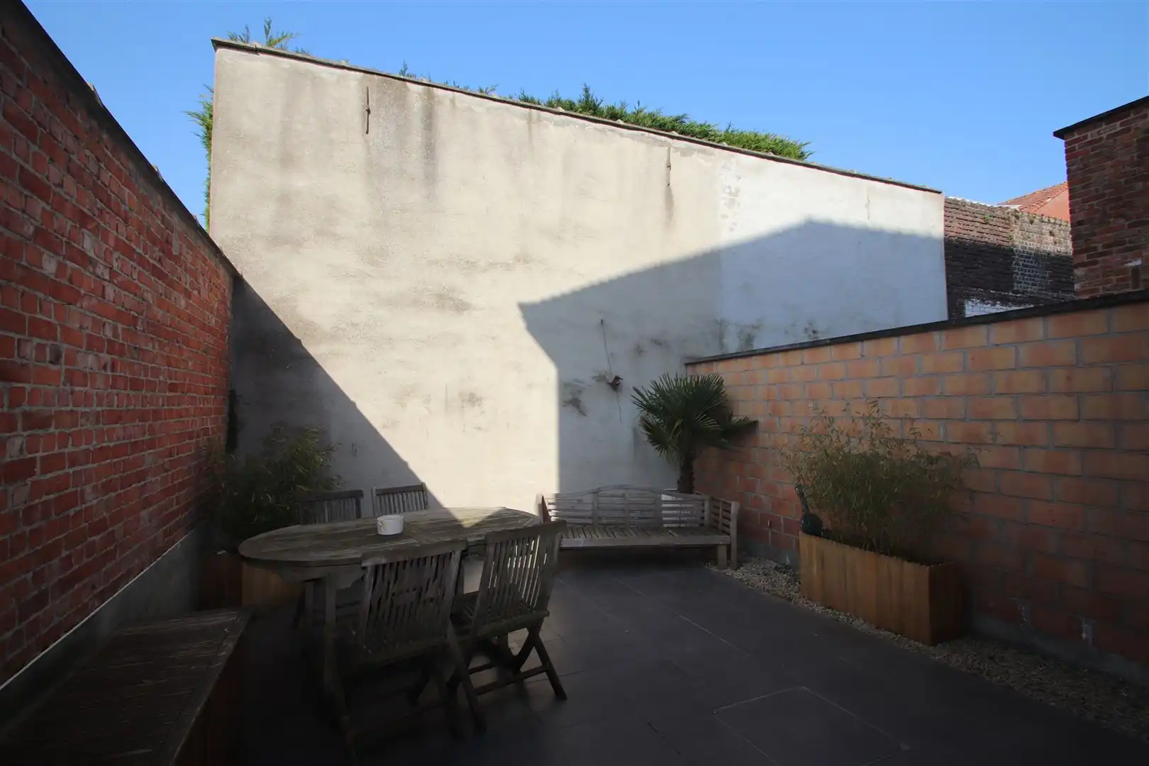 Studio met ruim terras gelegen op 250 meter van het Station foto 9