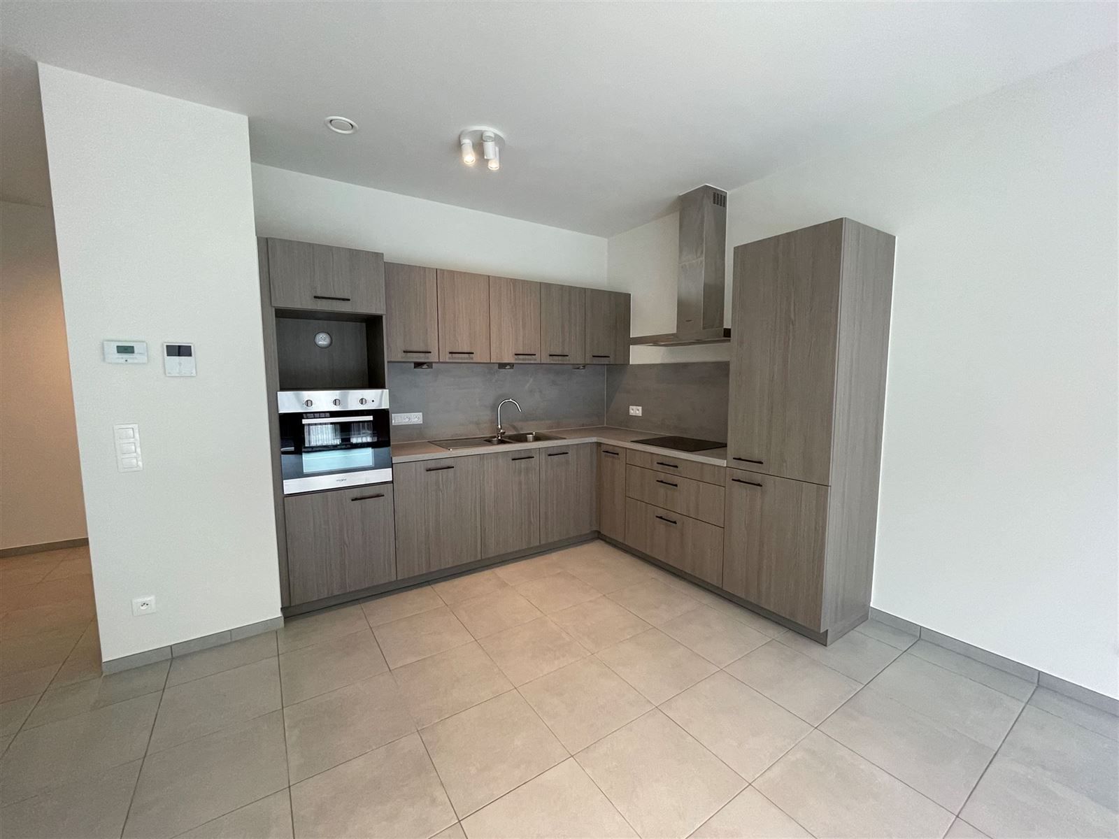 Appartement 2 slaapkamer met terras, berging en parkeerplaats foto {{pictureIndex}}