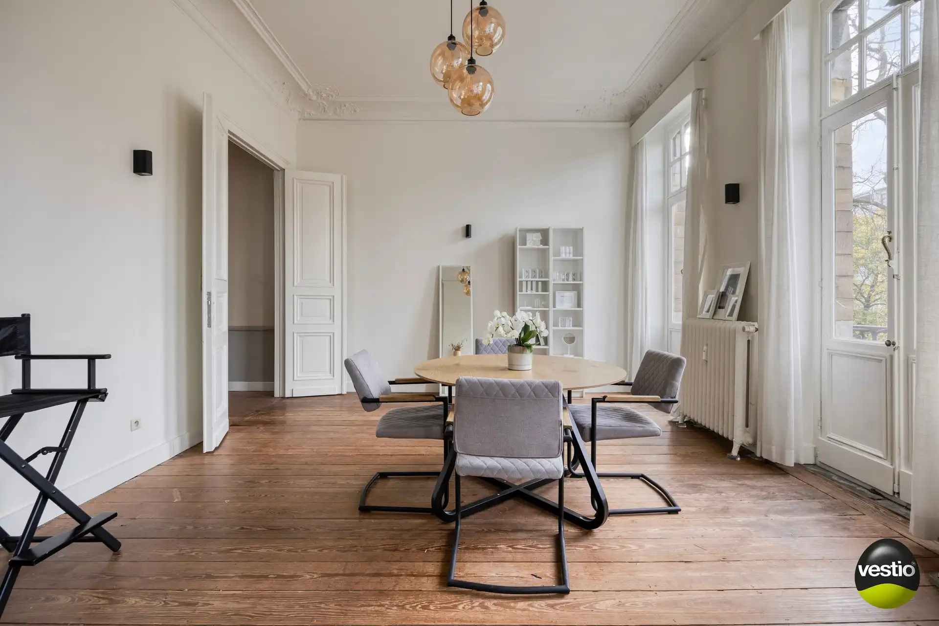 Charmante herenwoning/handelspand aan het Leopoldplein. foto 13