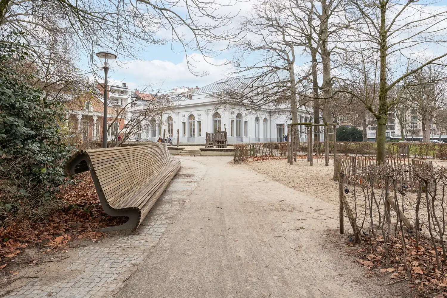 Instapklare en gemeubelde studio (30m²) op toplocatie aan het Harmoniepark - EPC B! foto {{pictureIndex}}