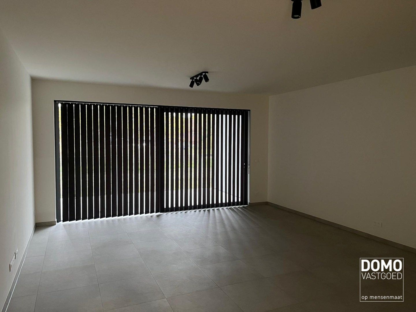 PRACHTIG GELIJKVLOERS NIEUWBOUW APPARTEMENT MET 2 SLAAPKAMERS, AUTOSTANDPLAATS EN AIRCO TE LEOPOLDSBURG foto 14