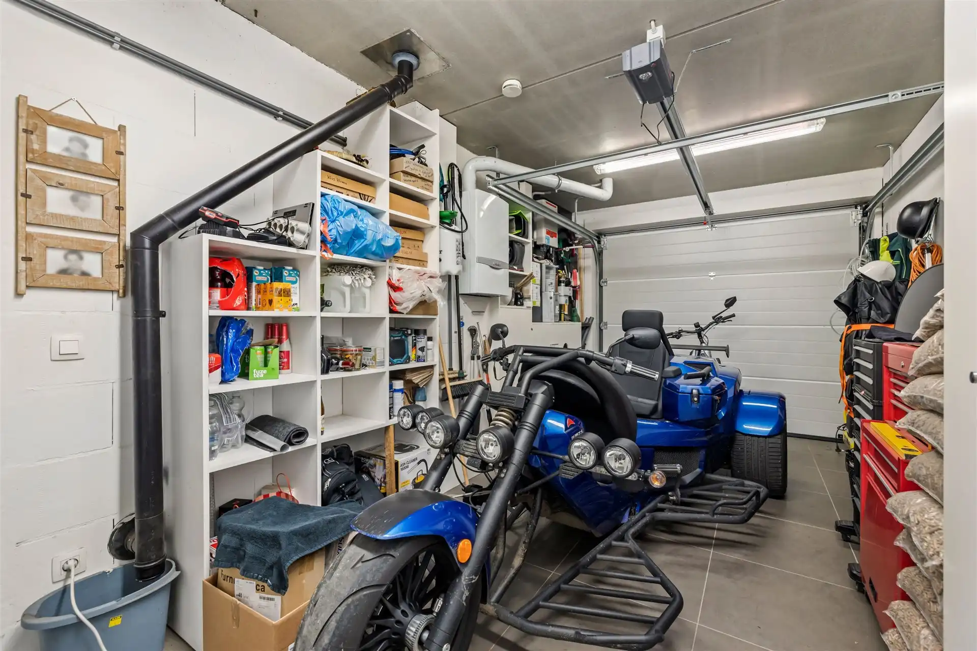 Instapklare gezinswoning met handelsruimte in het hartje van Meerdonk foto 15