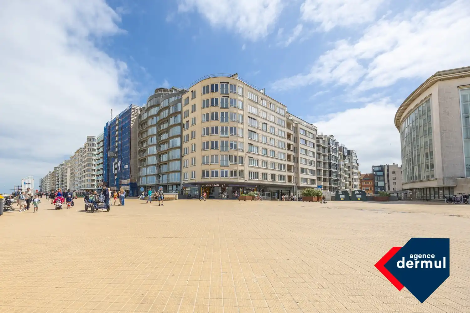 RESIDENTIE MONTE CARLO foto {{pictureIndex}}