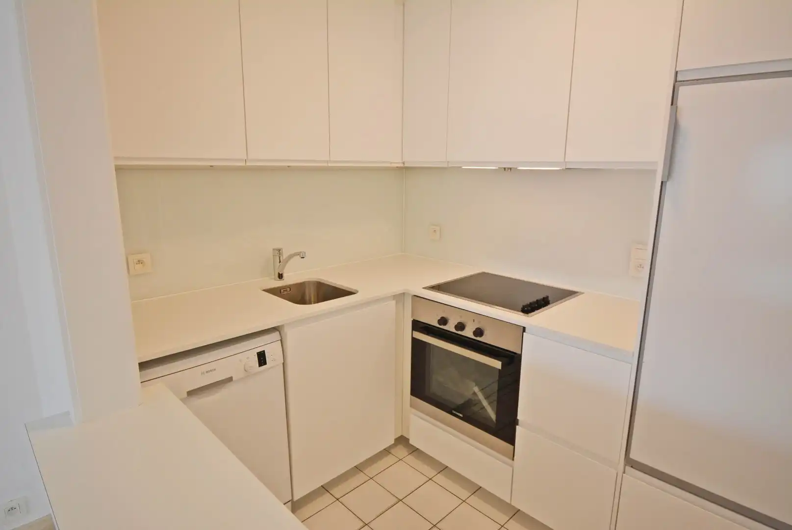 Aangenaam en  ruim  2-slaapkamerappartement op 200m van zee met open zicht foto 14