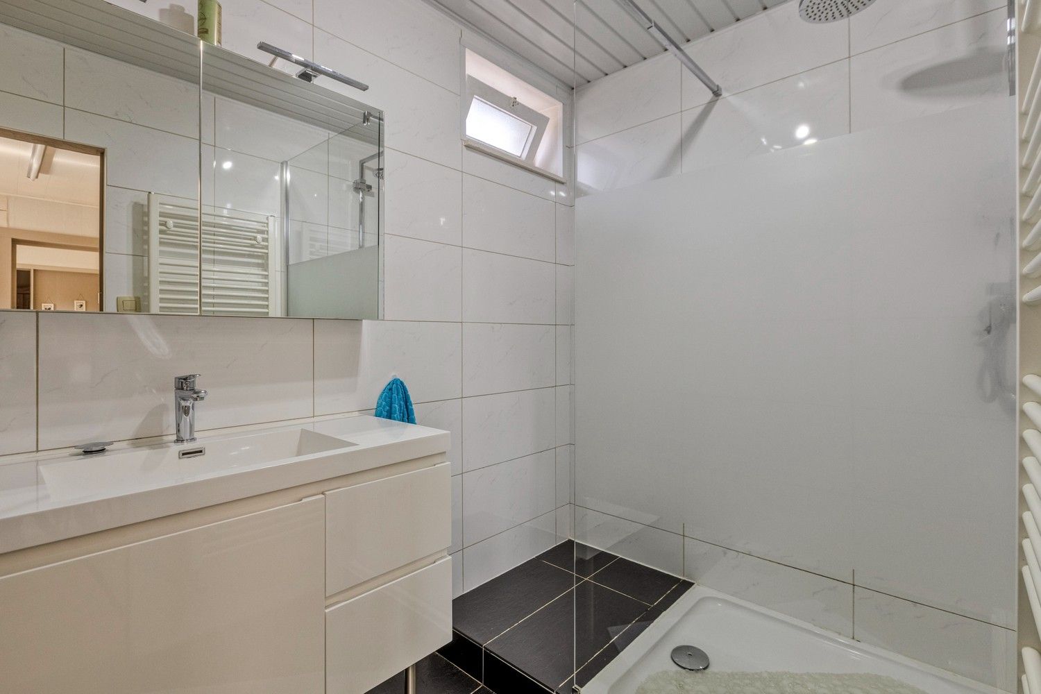 Gezinswoning met drie slaapkamers en veel potentieel in het landelijke Uikhoven (Maasmechelen) foto 19