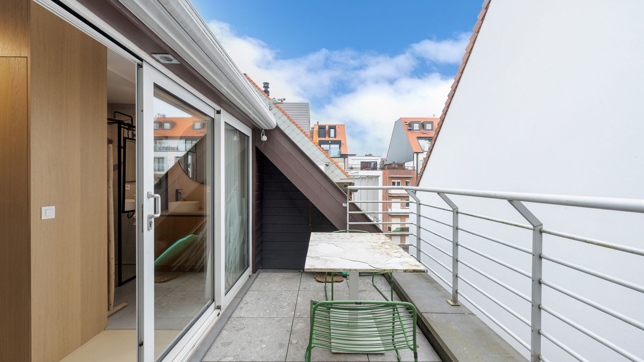 Instapklaar duplexappartement met 3 slaapkamers en terrassen foto 20