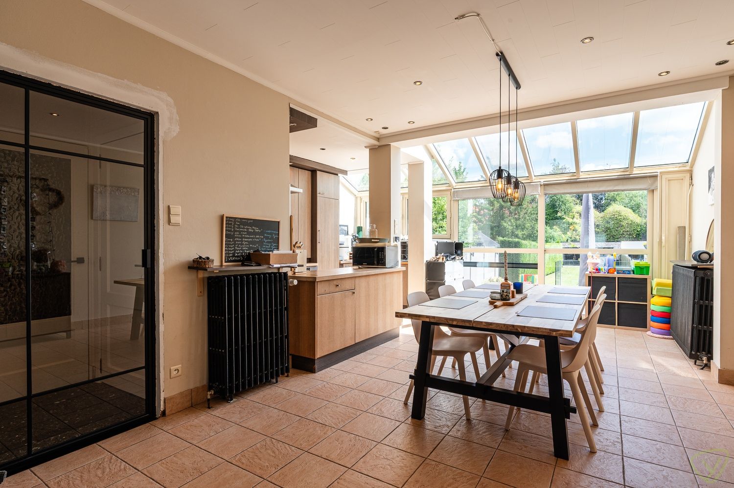 Instapklare woning met tuin en vlakbij het centrum van Eeklo foto 5