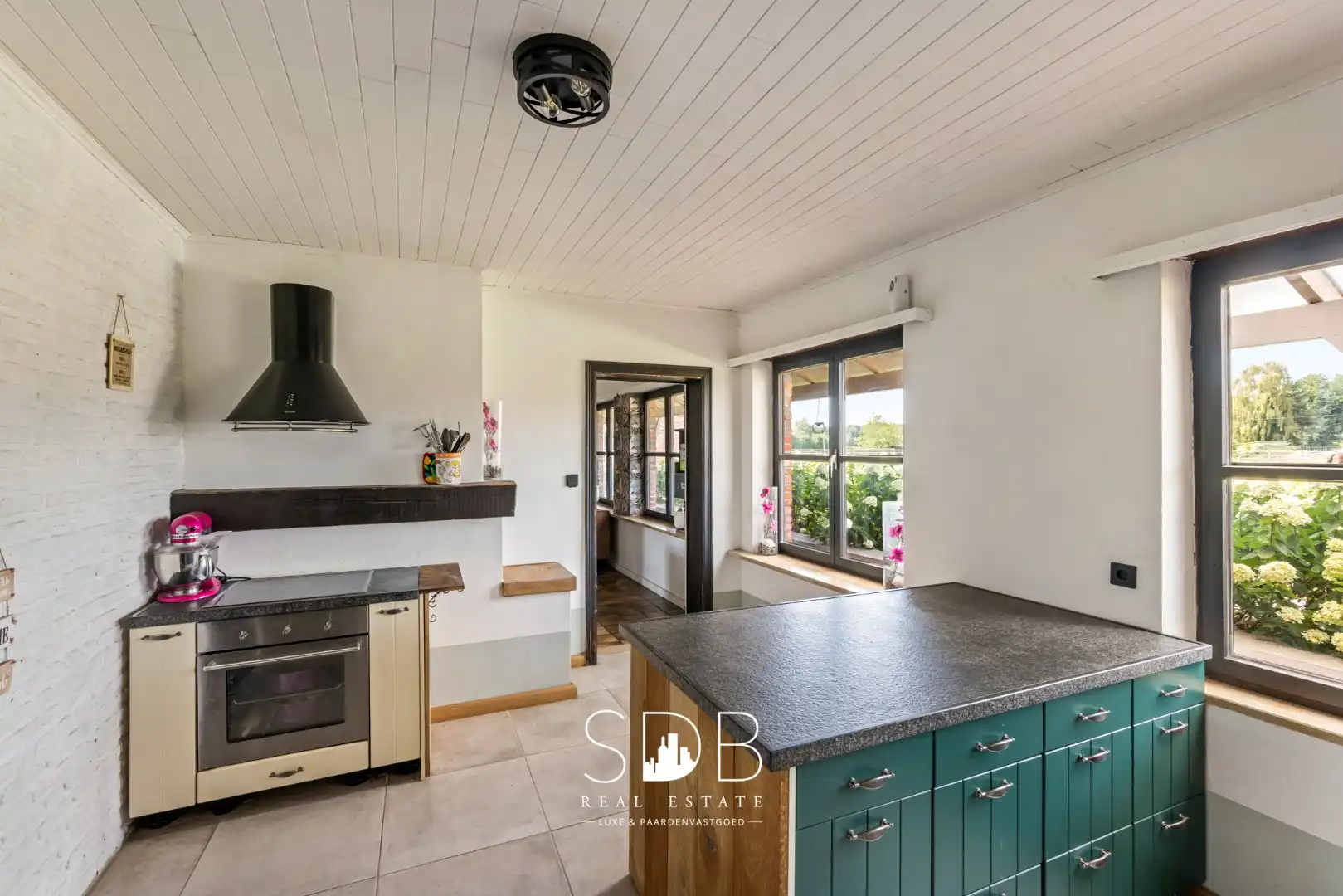 Prachtige landelijke woning met hippische accommodatie op 2,5hectare foto 9