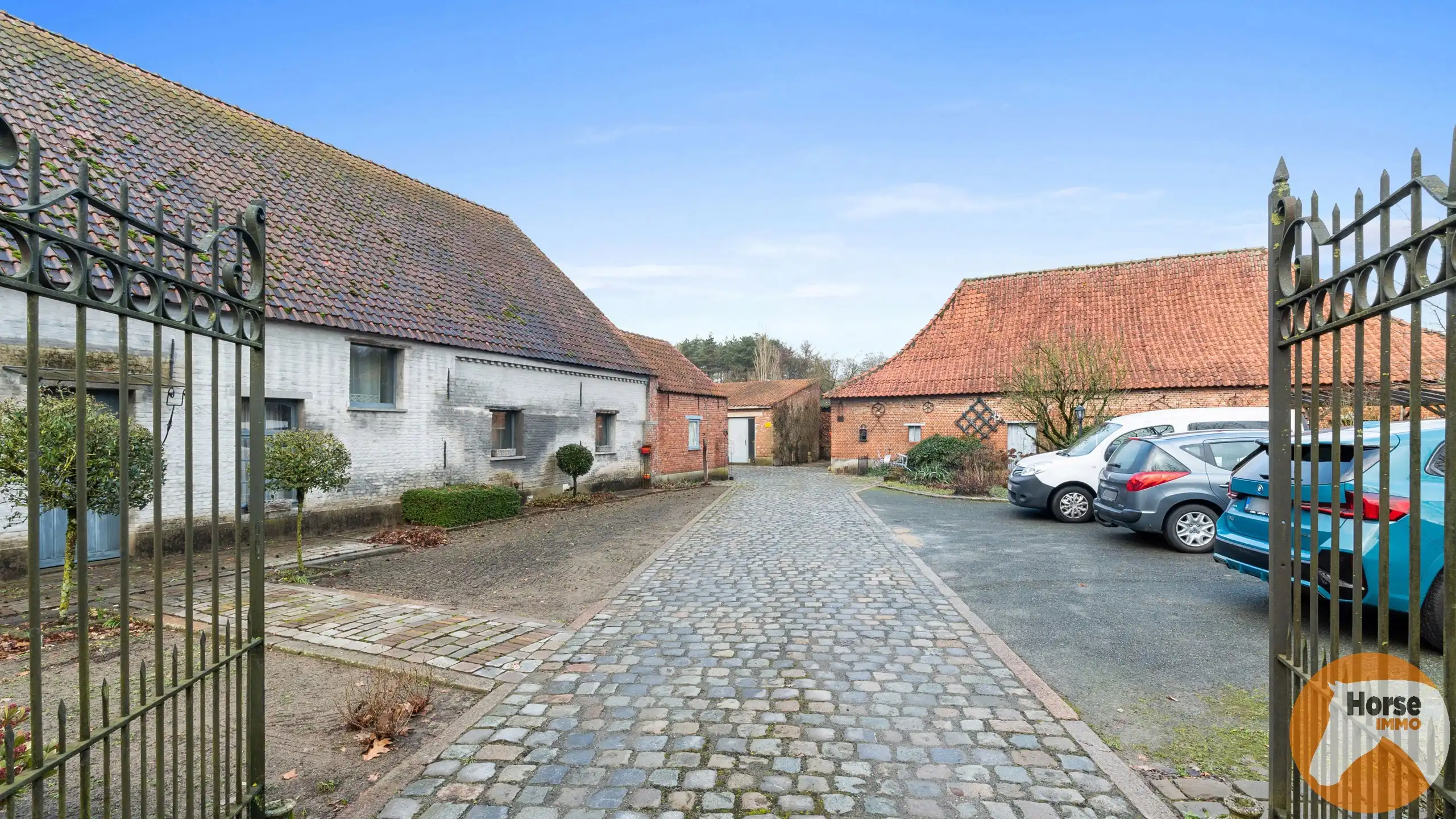 GROBBENDONK - Hoeve met prachtige Kempische schuur en weide foto 6