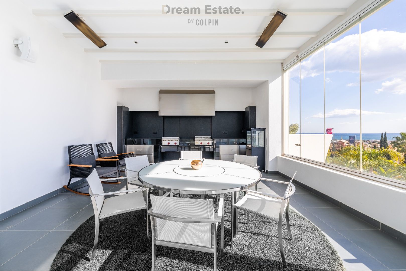 Prachtige villa met panoramisch uitzicht op zee te Los Flamingos Golf Resort, Benahavis. foto 10