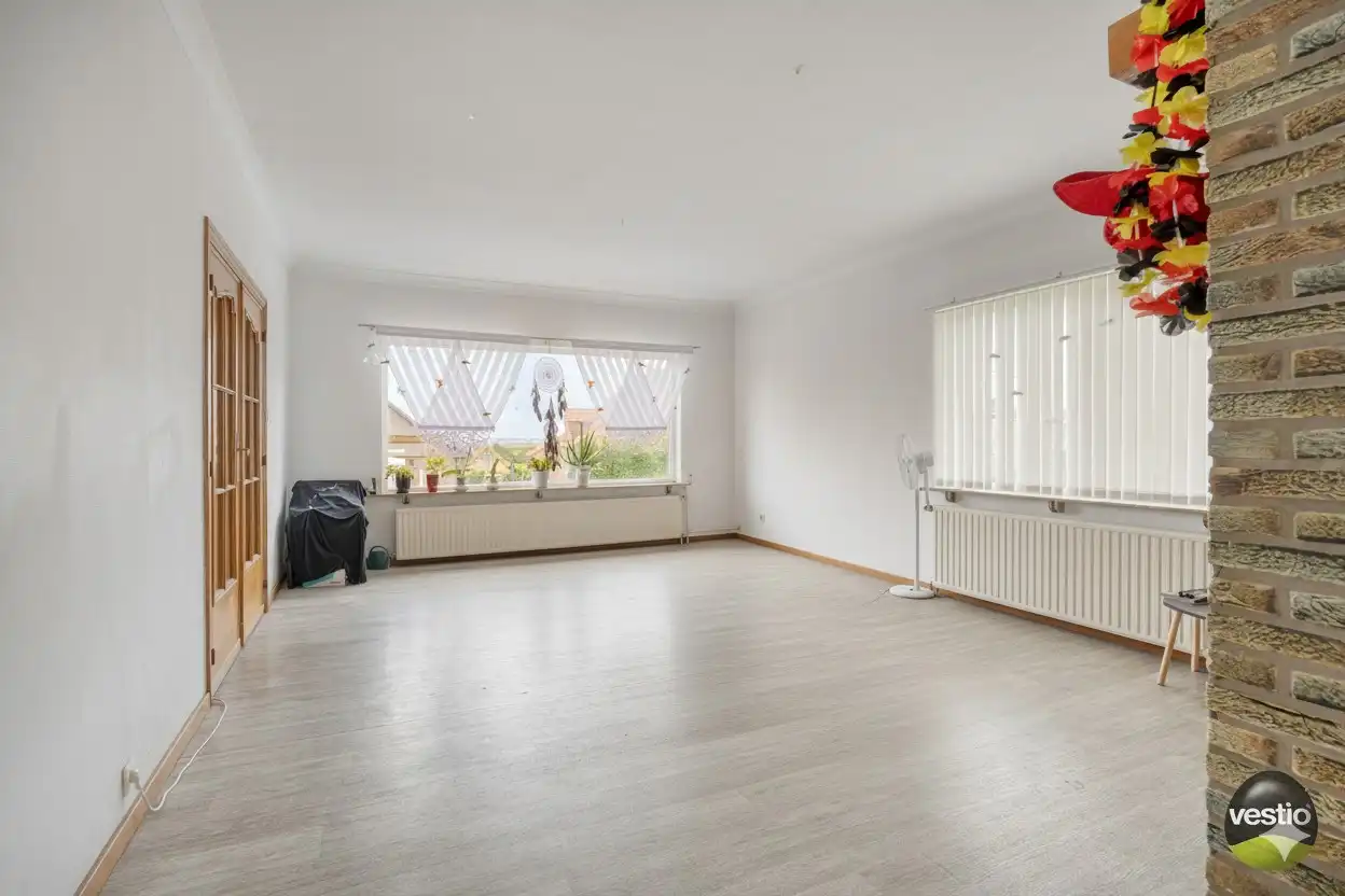 OP TE FRISSEN OB IN HET LANDELIJKE GROTE SPOUWEN foto 3