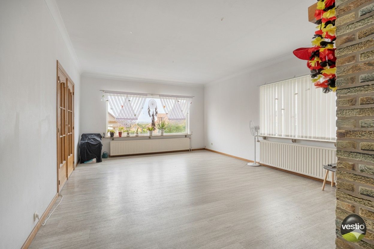 OP TE FRISSEN OB IN HET LANDELIJKE GROTE SPOUWEN foto 3