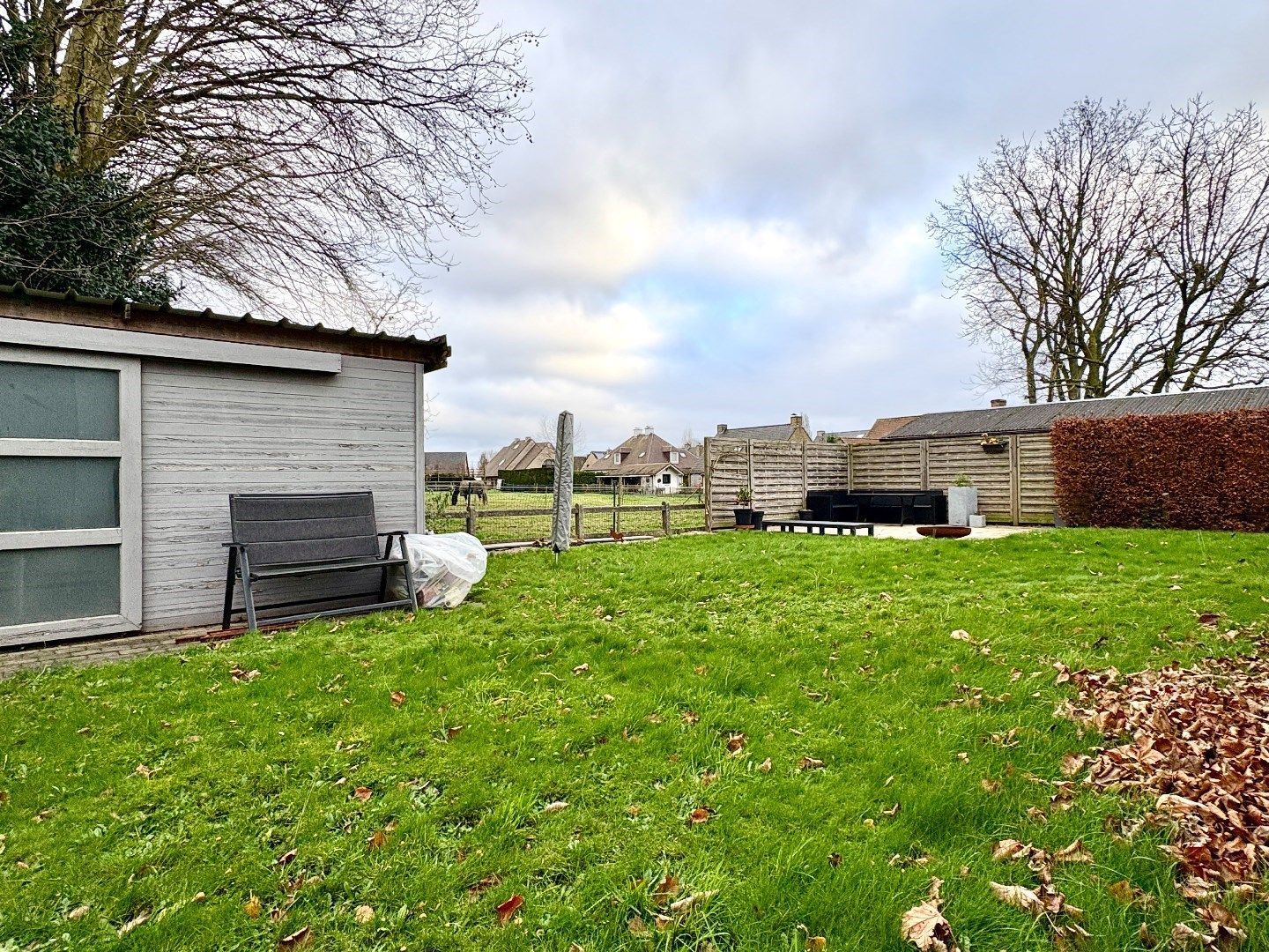 Alleenstaande woning met 5 slks en inpandige garage in rustige/groene omgeving. foto 7