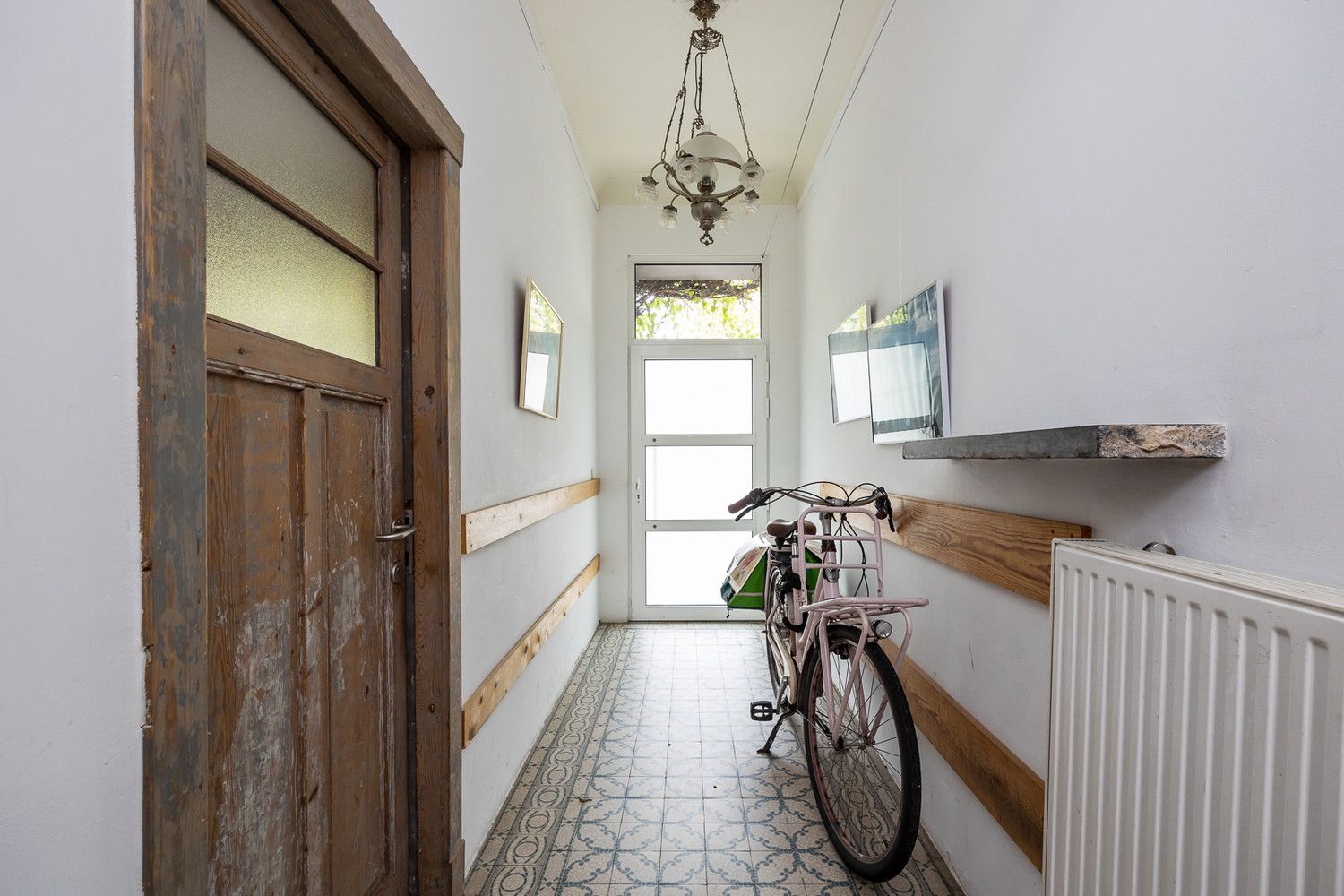 MATCHED: kevin@wellimmo.net voor meer info! Uiterst charmante woning, gunstig gelegen te Berchem aan het Brilschanspark , met aangename buitenruimtes foto {{pictureIndex}}