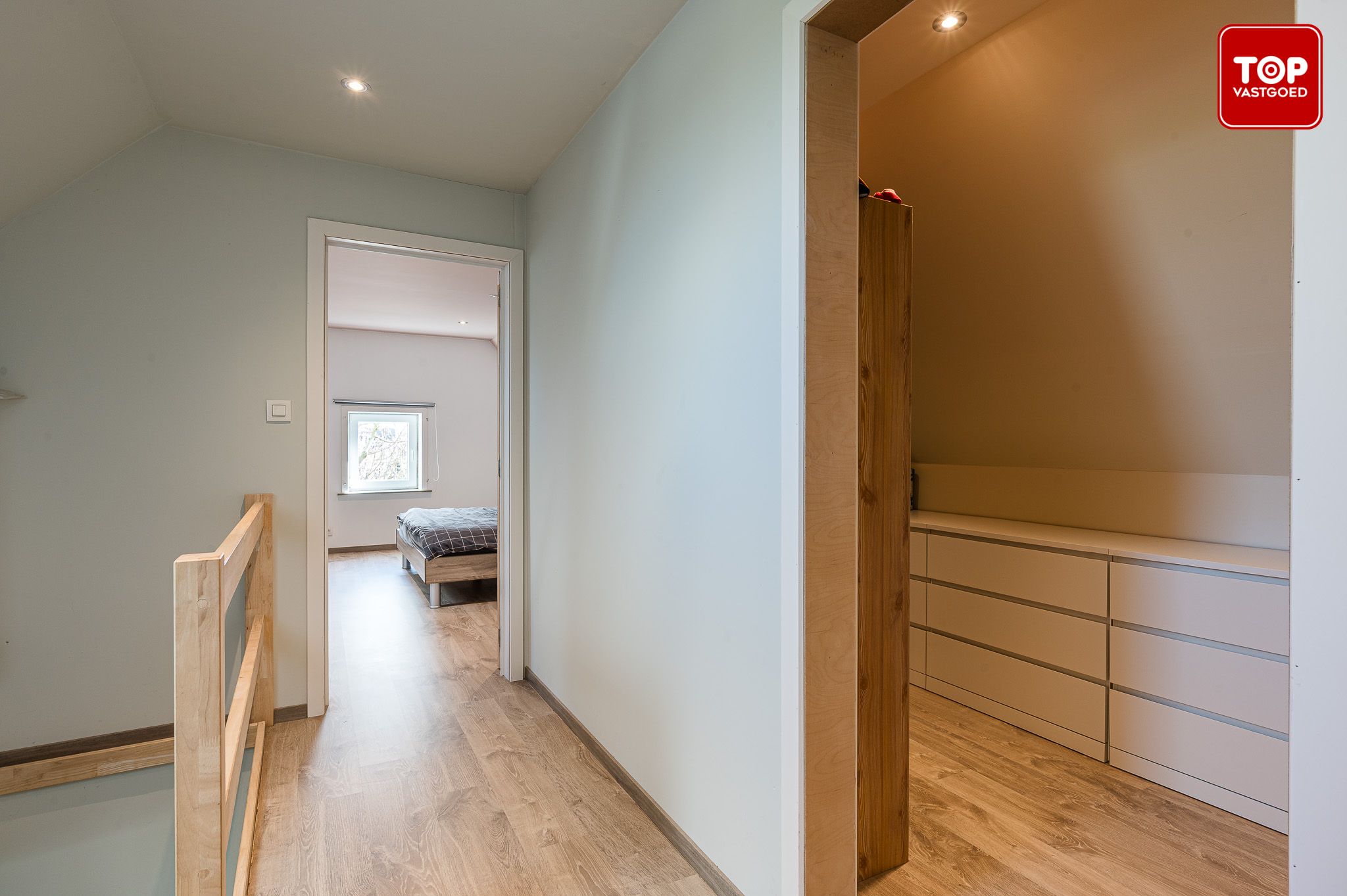 instapklare woning met zicht op uitgestrekte velden foto 16