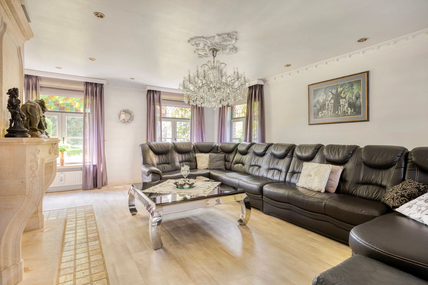 Karaktervolle villa met veel mogelijkheden in Lommel! foto 4