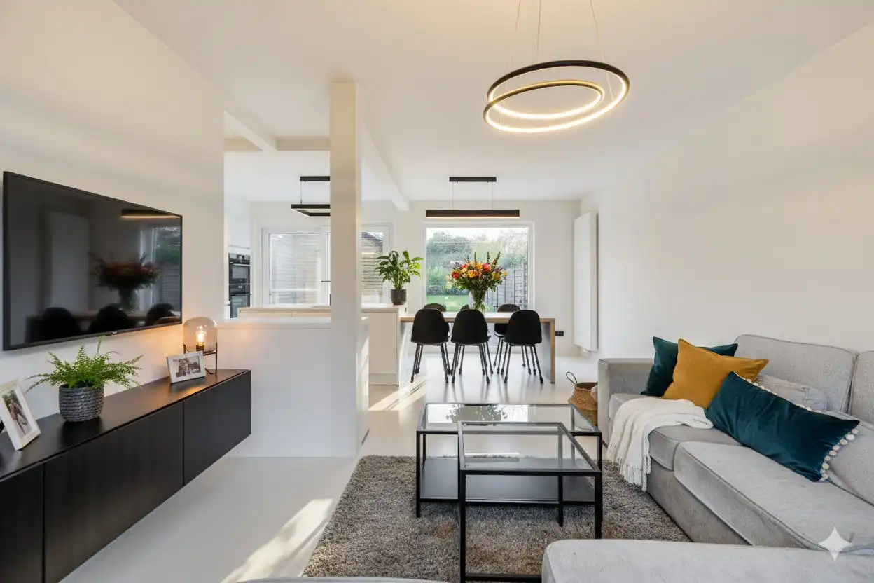 Prachtige moderne woning met hoogwaardige afwerking en  tuin foto 2