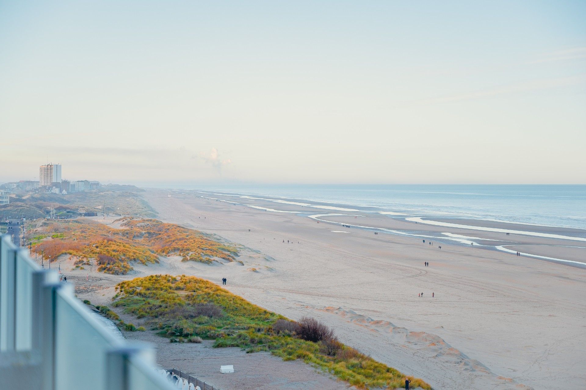 2-slaapkamer appartement op de zeedijk foto 2