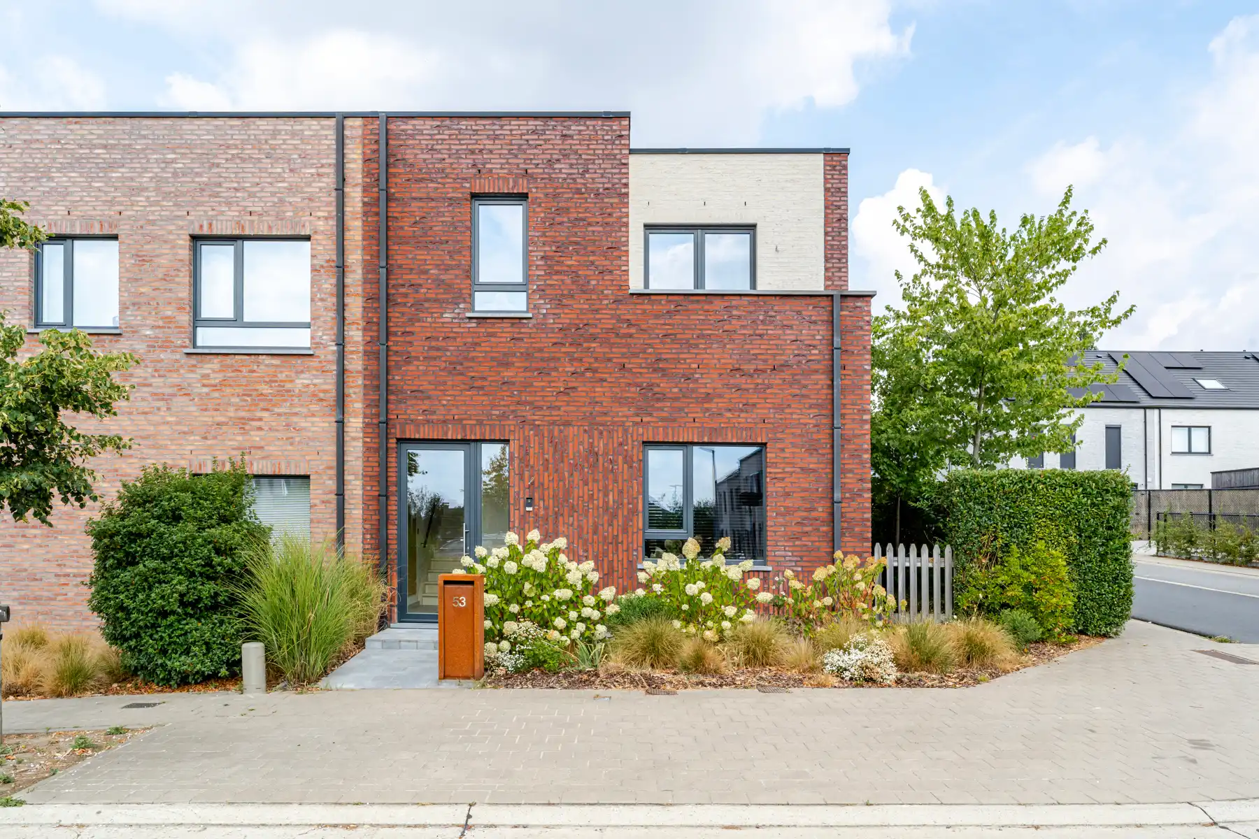 Instapklare recente energie zuinige BEN woning onder registratierechten!!! foto {{pictureIndex}}