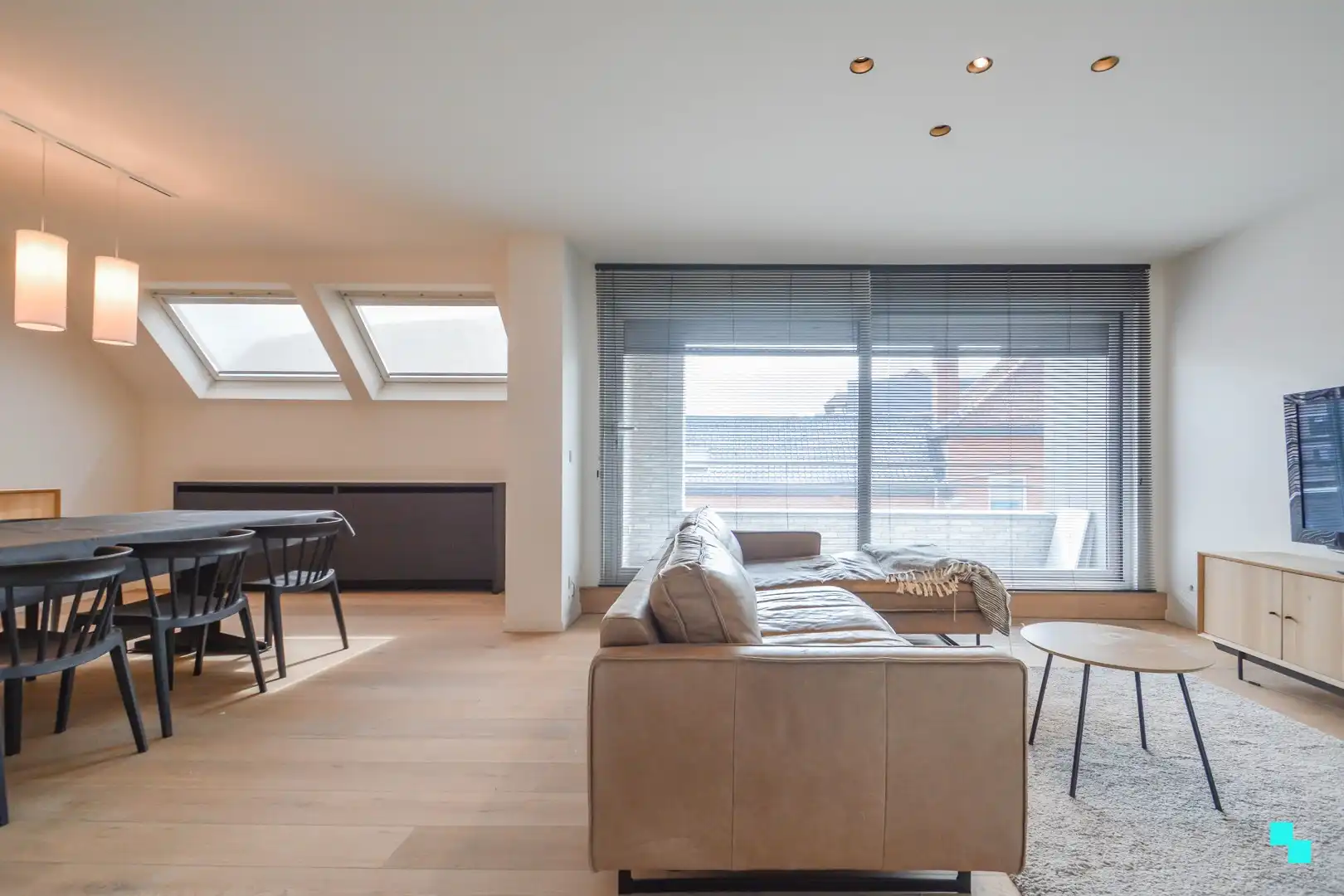 Ruim, instapklaar appartement nabij centrum Emelgem foto 2