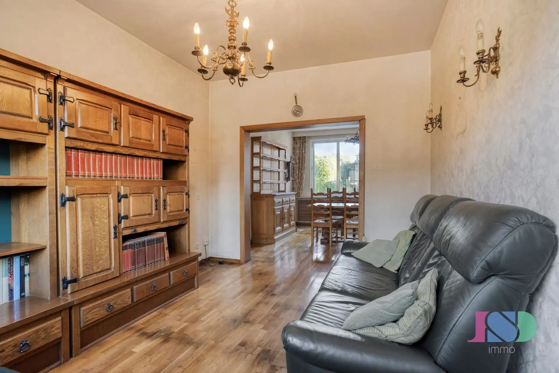 Te renoveren woning met potentieel foto 4