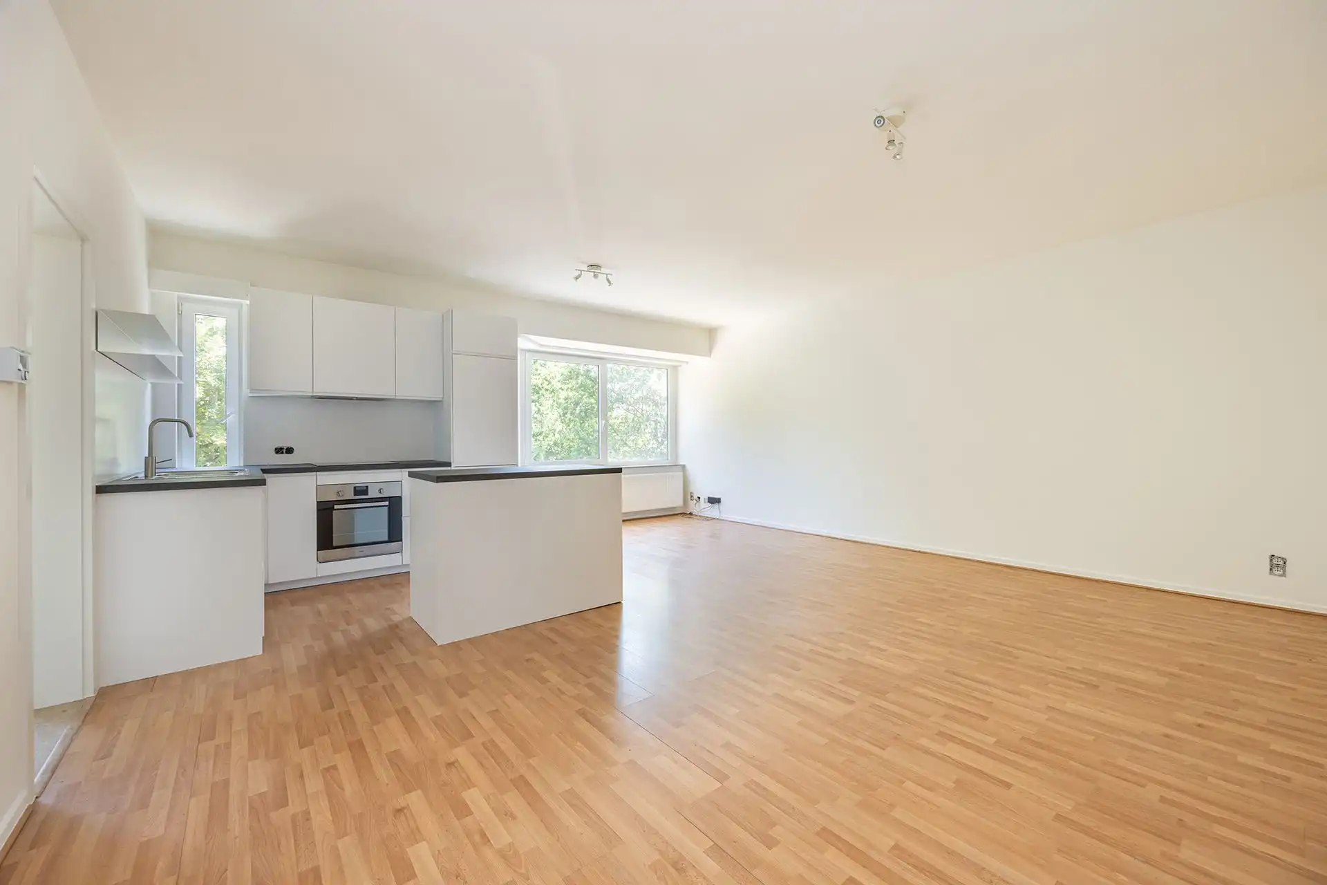 Tweeslaapkamer appartement in kleinschalige residentie foto 2
