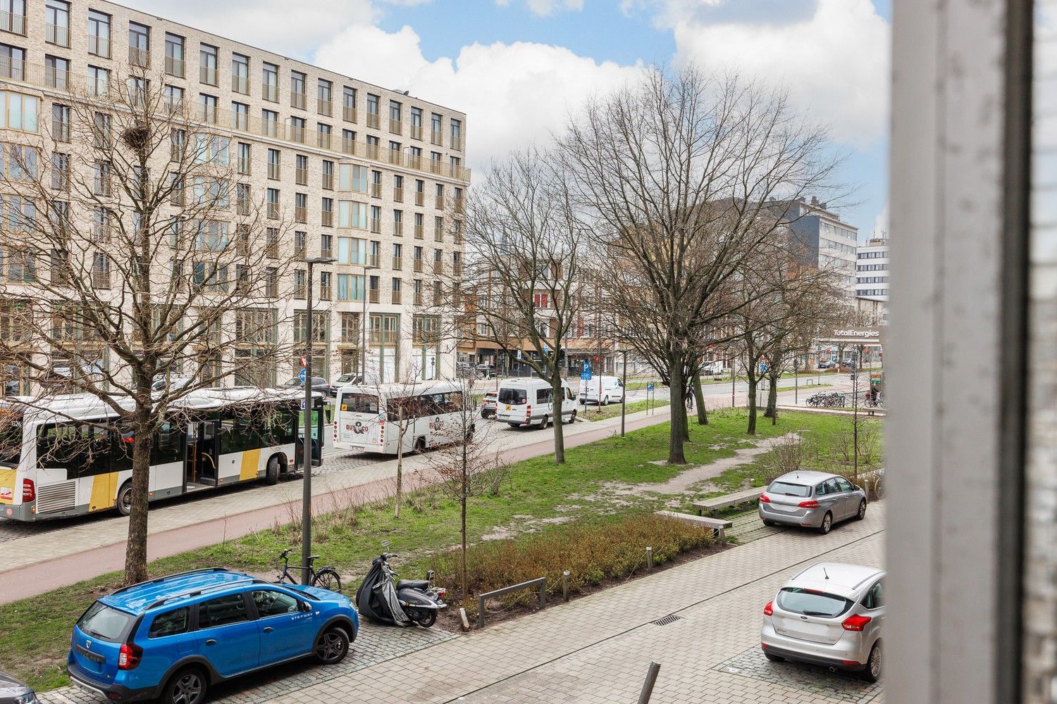 Ruim appartement met 2 slaapkamers en terras op top locatie! foto 1