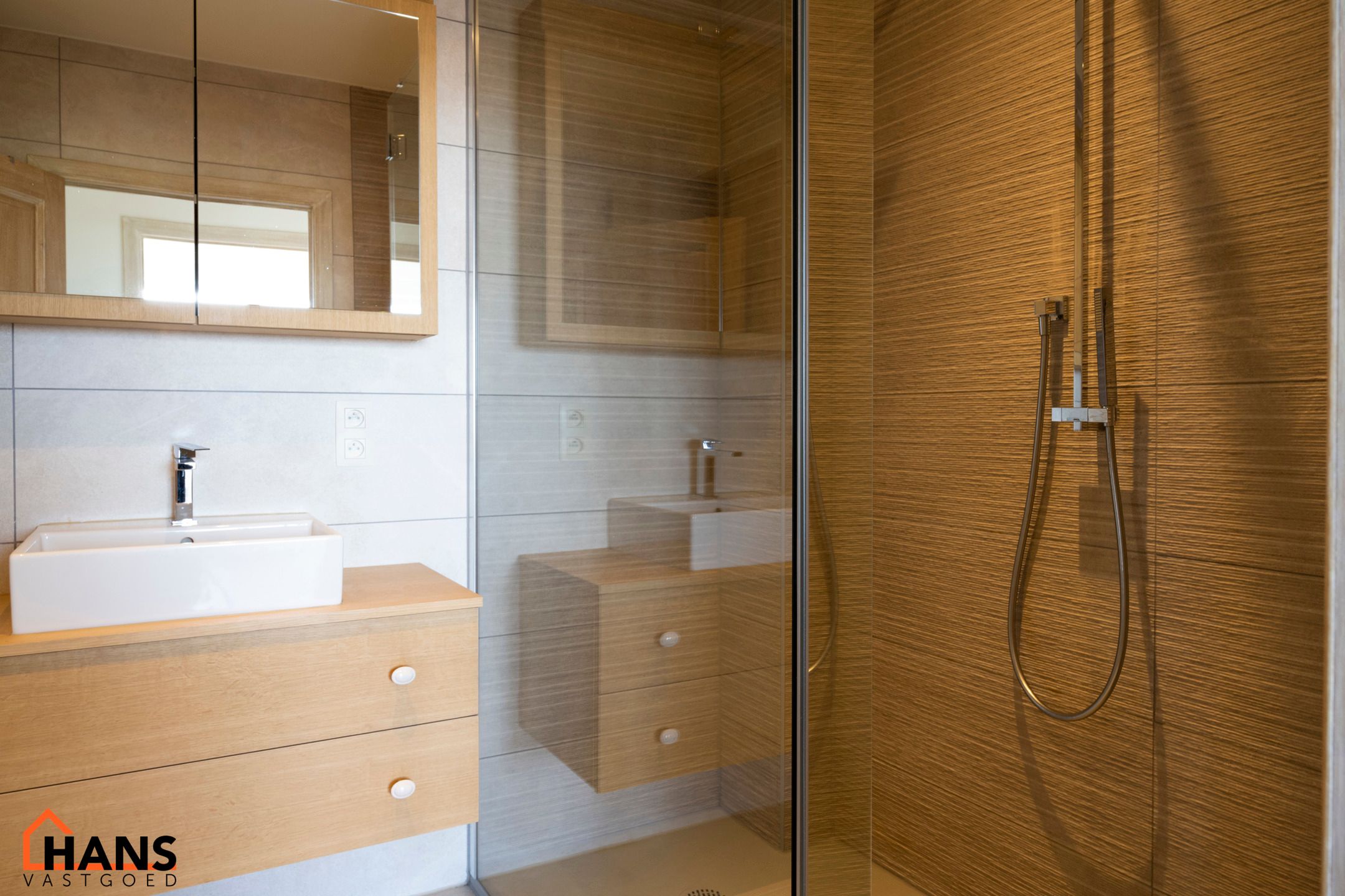 Instapklaar appartement met garagebox. foto 11