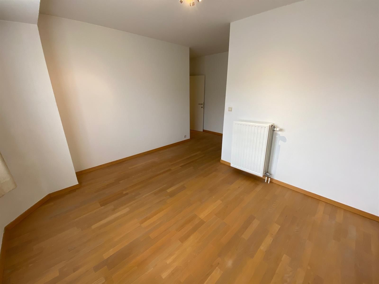 Ongemeubeld 3 slaapkamer (Valduchesse) foto 8