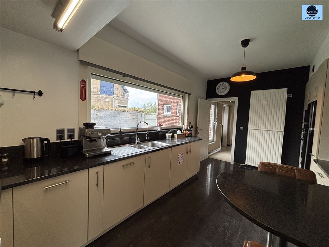 RUIME WONING MET LOODS foto 4