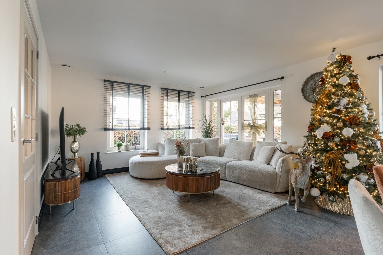 Mooie energiezuinige 4 slaapkamer woning te Pelt foto 2