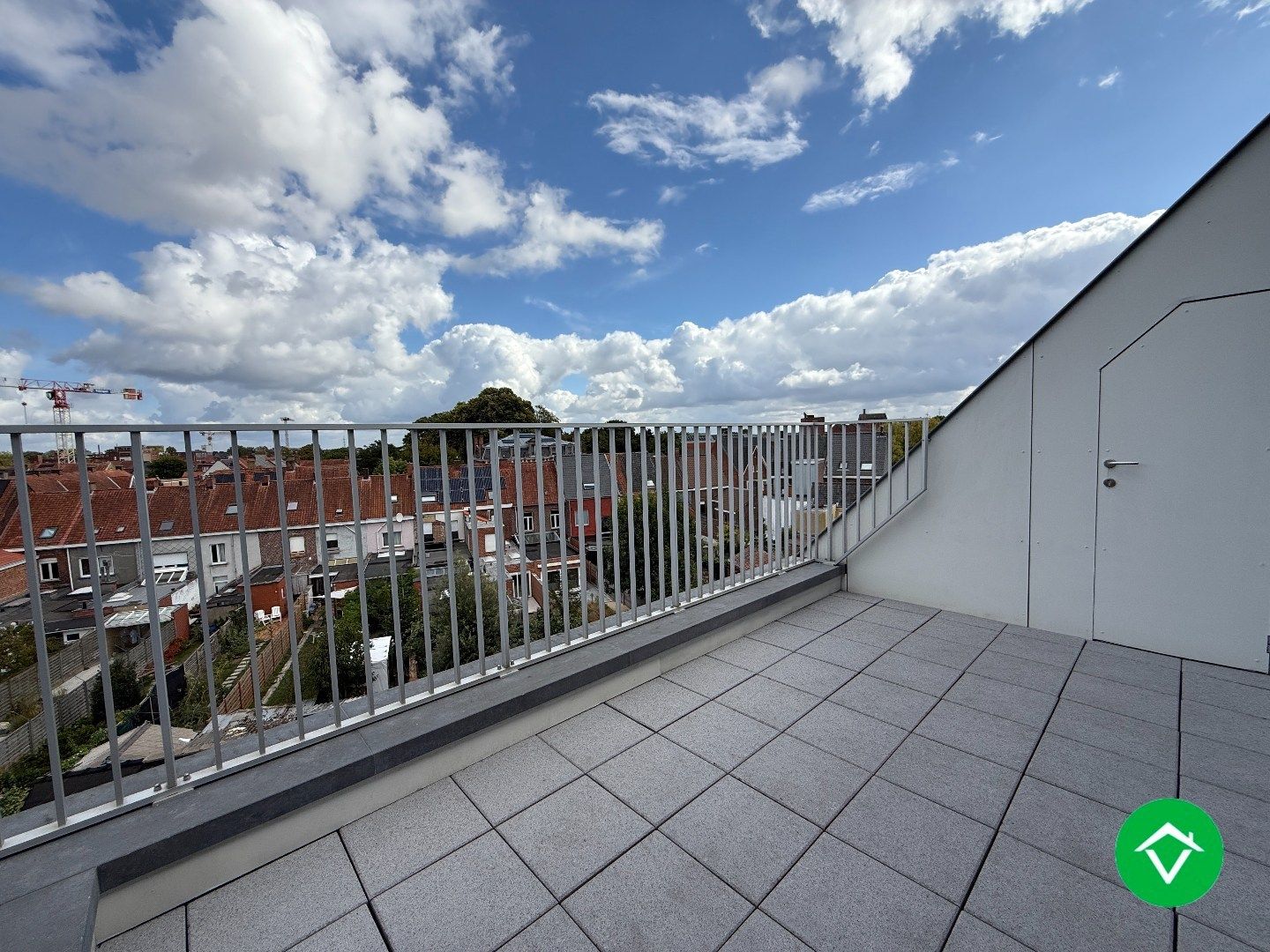 Prachtig dakappartement met twee slaapkamers, garage en twee terrassen met fenomenaal uitzicht te Roeselare foto 7