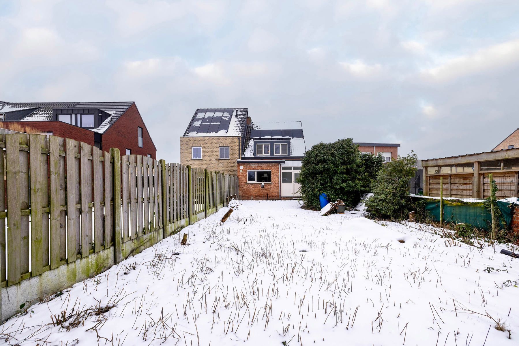 Halfopen bebouwing met 3 slaapkamers, garage en tuin foto 3