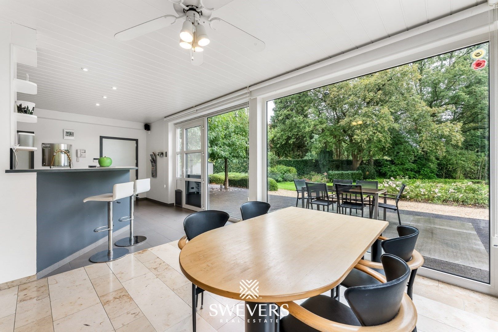 Architecturale villa met praktijkruimtes op 25a 88ca foto 12