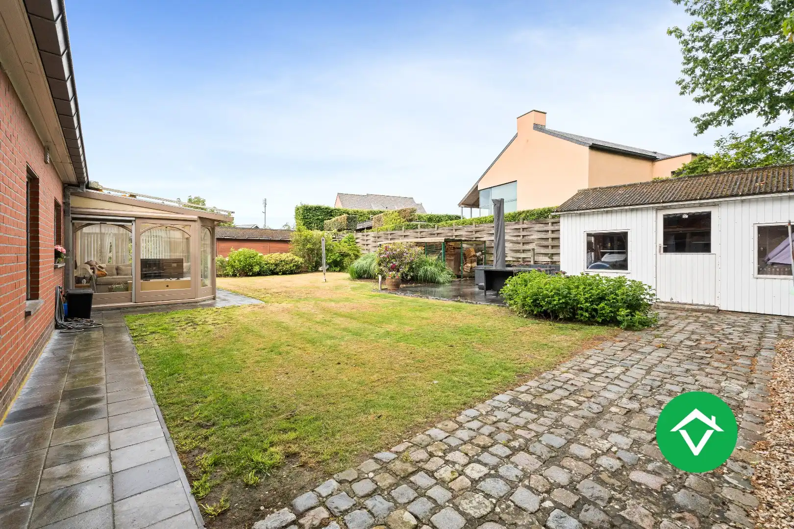 Te koop Alleenstaande woning met 3 slaapkamers en garage centraal gelegen te Wijnendale foto 6