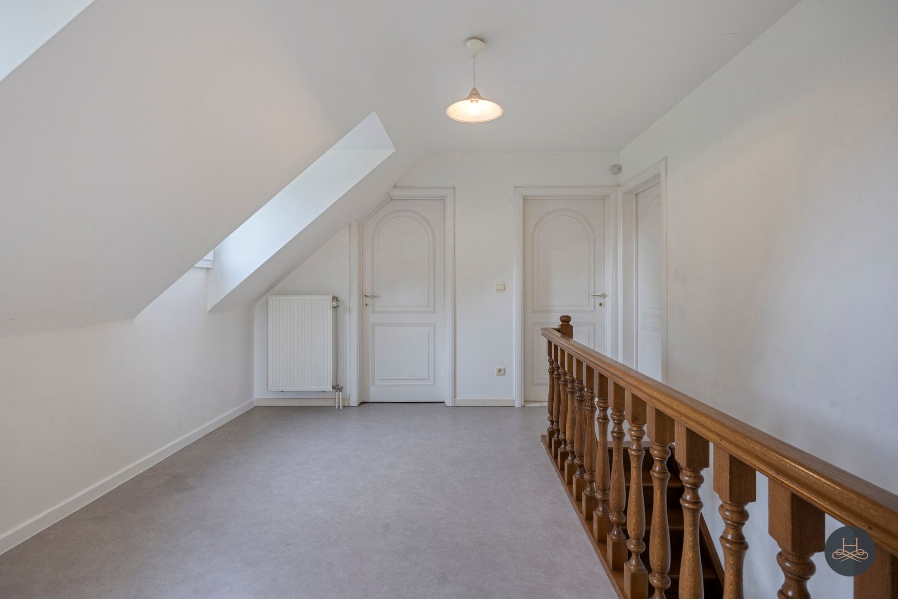 Ruime woonst met achterliggende loods - aandelenoverdracht foto 19