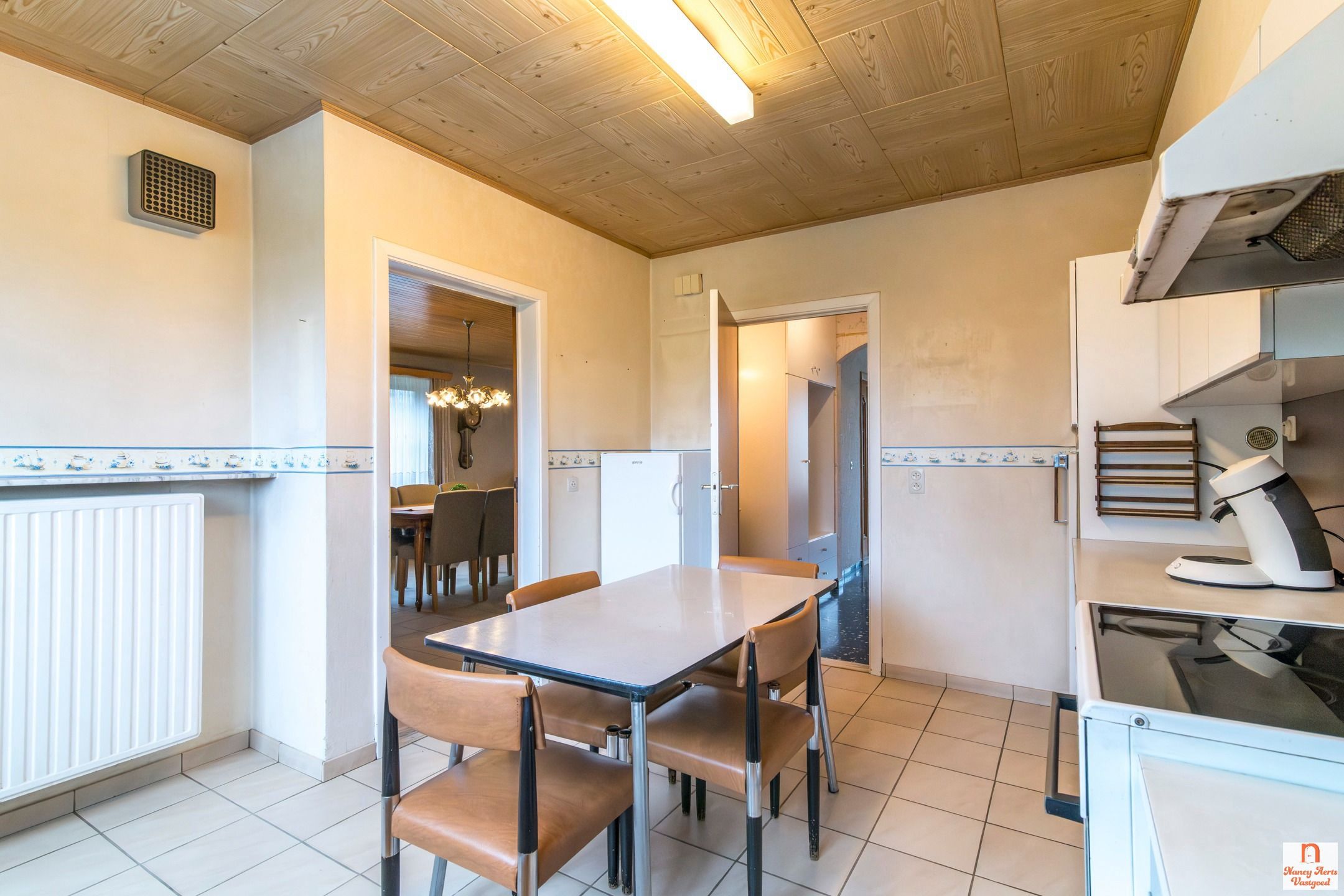 Split-level woning met grote tuin en vrij uitzicht foto 16