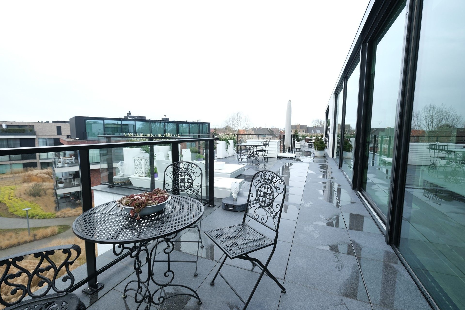 RECENT PENTHOUSE 150M² MET 2 SLP EN RUIM TERRAS VAN 80 m² NABIJ CENTRUM. foto 22