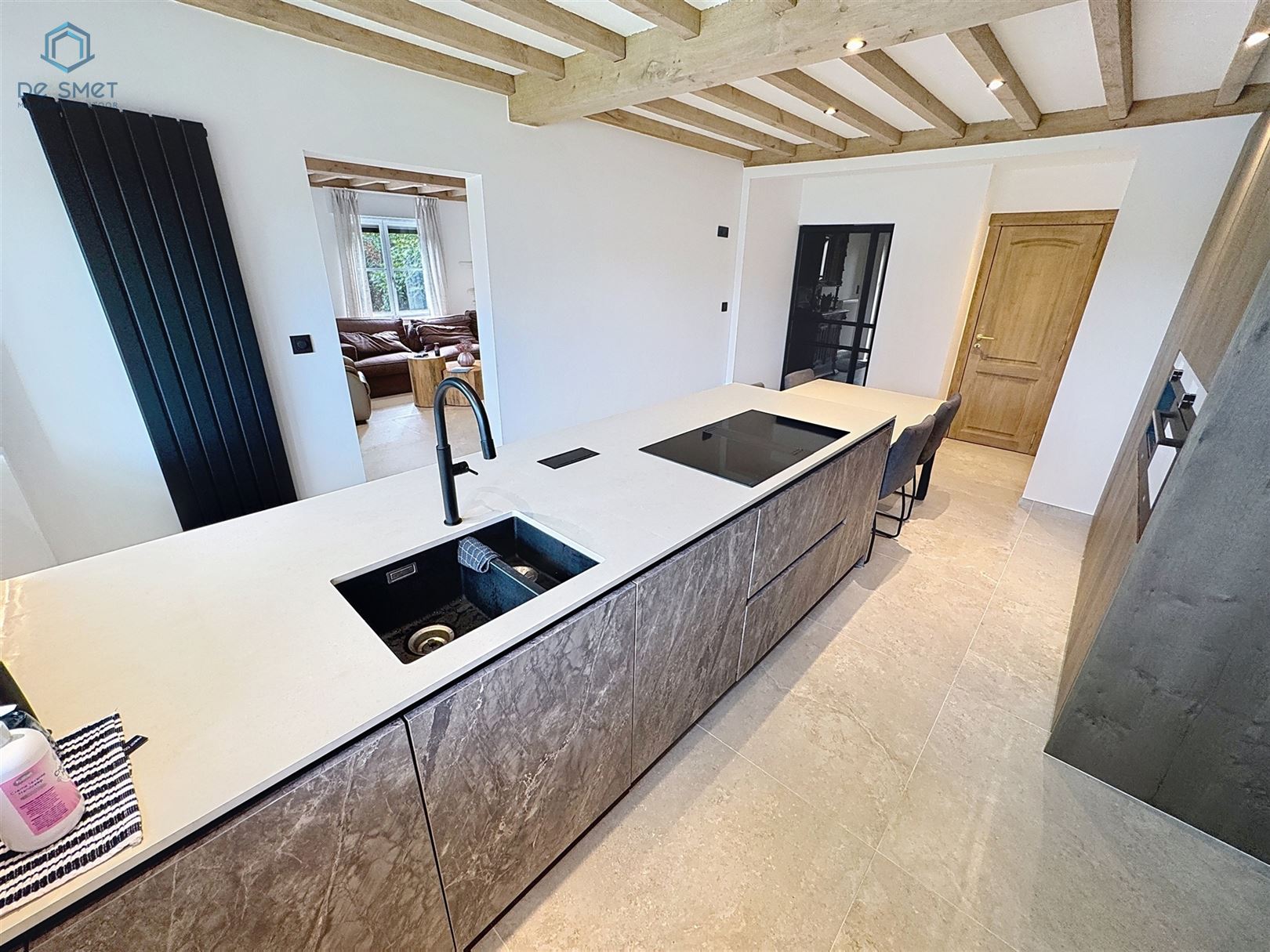 Prachtig gerenoveerde villa met 4 slaapkamers, garage en zwembad foto 6