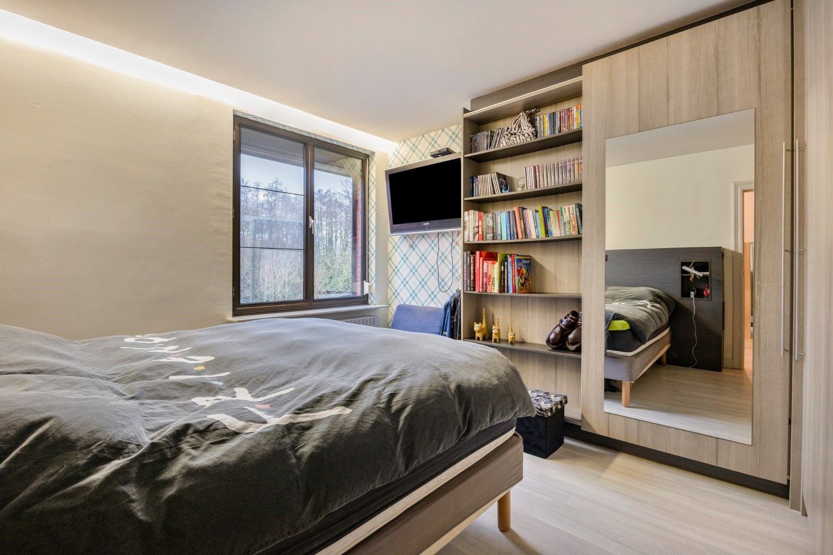 Ruim ingedeelde woning met 4 slpks op een mooi perceel van 21 are met achterliggend groen. foto 15