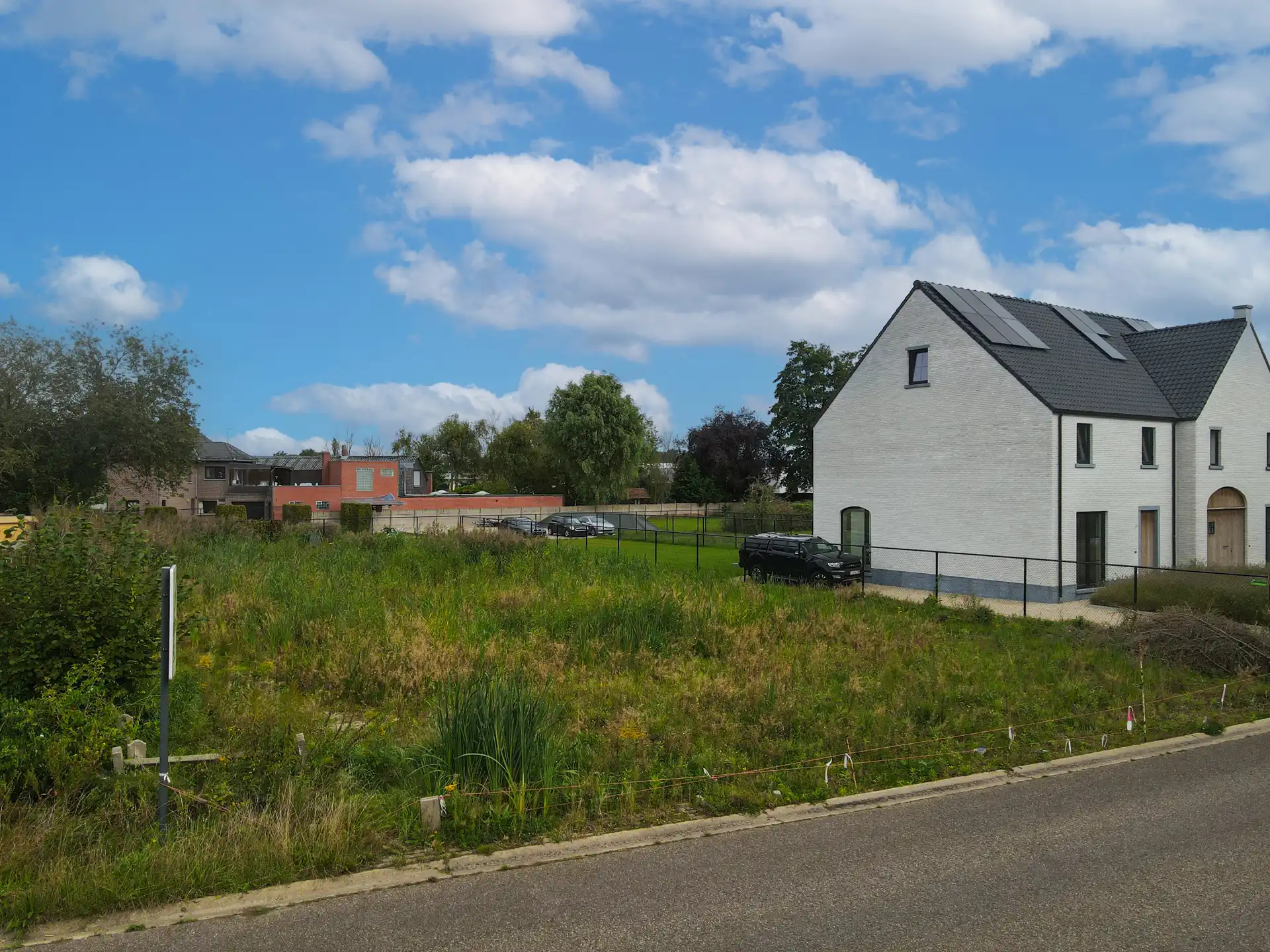 Bouwgrond van 10 a, OB vlakbij kinderboerderij Kiewit! foto {{pictureIndex}}