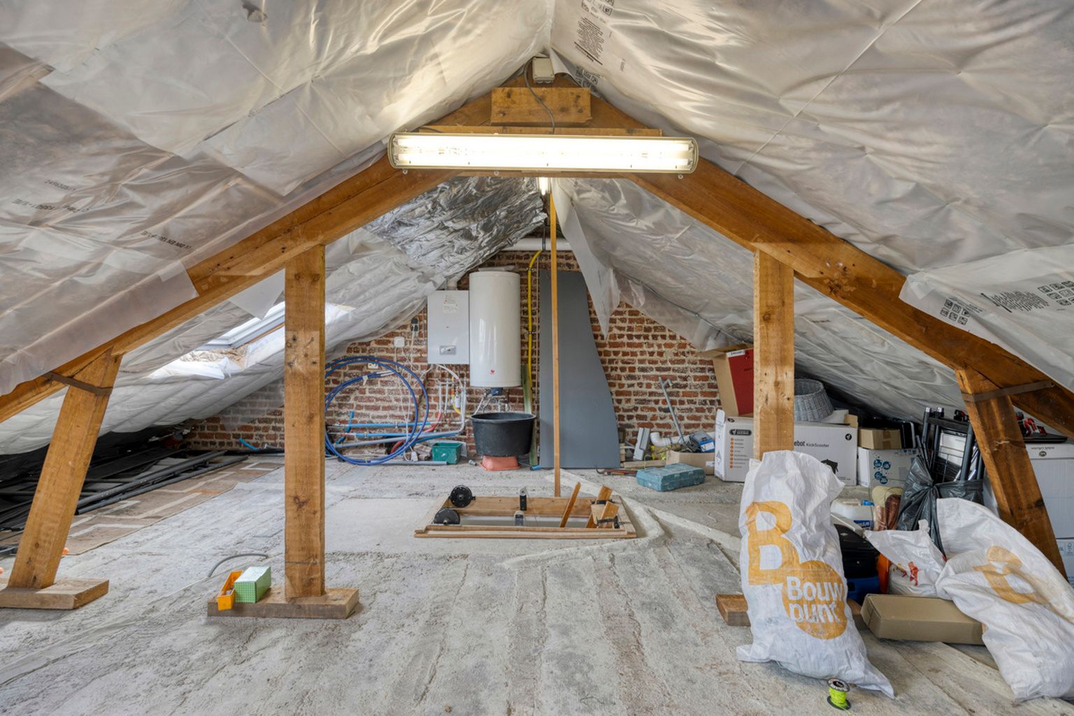 Ruime en gerenoveerde 3-gevelwoning met 4 slaapkamers foto 20