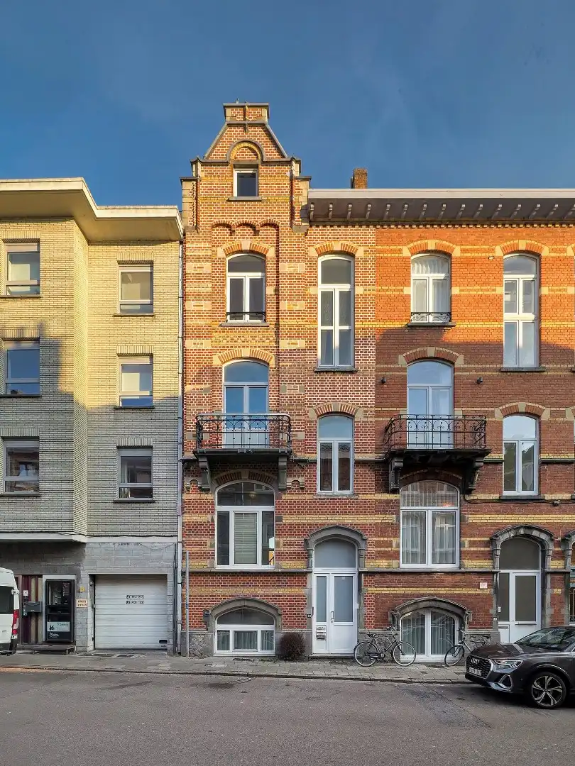 Volledig gerenoveerd en bemeubelde 1 slaapkamer-appartement met tuin in een kleinschalige residentie! foto 4